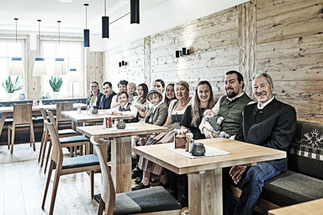 Portrait Familie Heel in ihrem Restaurant