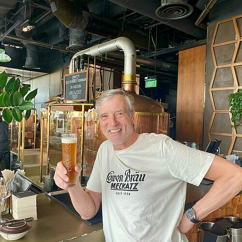 Unser Chef zu Gast in der höchstgelegenen Brauerei der Welt 🍻🚀
•
Für Brauerei-Chef Michael Weiß ging es vor ein paar...